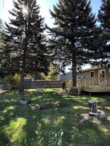 1070 Foster Dr in Dickinson, ND - Building Photo