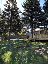 1070 Foster Dr in Dickinson, ND - Building Photo - Building Photo