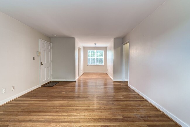 109 E Glebe Rd in Alexandria, VA - Building Photo - Building Photo