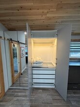 7711 Owensmouth Ave, Unit Modern Cottage in Canoga Park, CA - Building Photo - Building Photo