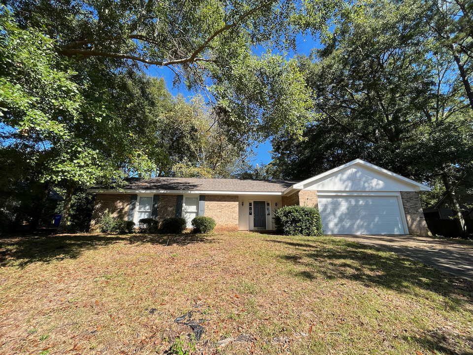 208 Surry Ave in Troy, AL - Building Photo