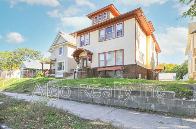 property at 2646 Dupont Ave N