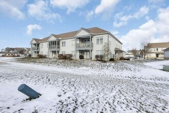 550 Redwood Ln in Lewis Center, OH - Building Photo - Building Photo