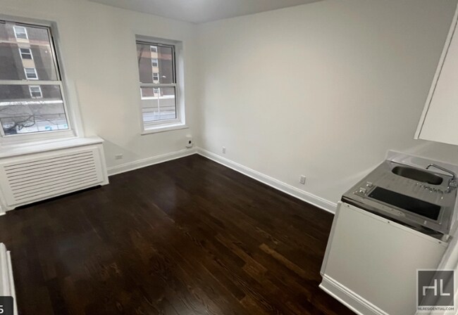 2 AVENUE in New York, NY - Building Photo - Building Photo