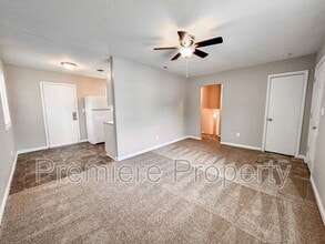 7725 E 51st St in Kansas City, MO - Building Photo - Building Photo
