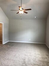 1155 Oak Hollow Ln in Hampton, GA - Foto de edificio - Building Photo