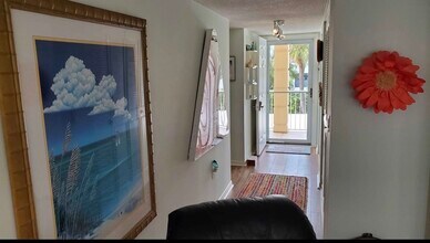 3802 Gulf of Mexico Dr, Unit A204 in Longboat Key, FL - Foto de edificio - Building Photo