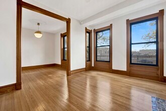 825 W Armitage Ave in Chicago, IL - Building Photo - Building Photo