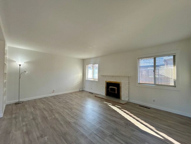 property at 407 S Walnut St