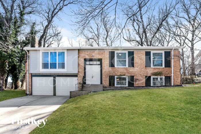 1282 Lombez Dr in Ballwin, MO - Building Photo