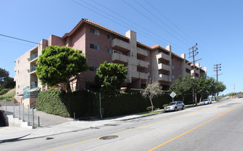 Huntington Hacienda II Apartment Homes in Los Angeles, CA - Foto de edificio - Building Photo