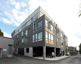 Wally Apartments in Seattle, WA - Building Photo - Building Photo