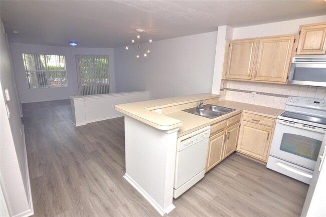 1705 Palm Cove Blvd, Unit verano in Delray Beach, FL - Building Photo - Building Photo