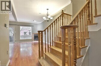 2344 Dalebrook Dr in Oakville, ON - Building Photo - Building Photo