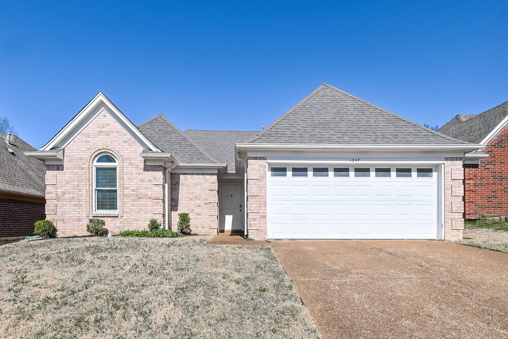 1247 Breezy Valley Dr in Cordova, TN - Building Photo