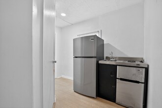 3525-3550 50th Ave N in St. Petersburg, FL - Foto de edificio - Building Photo