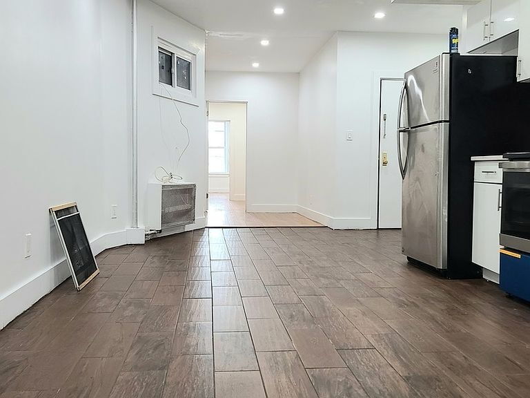 348 Brook Ave in Bronx, NY - Building Photo