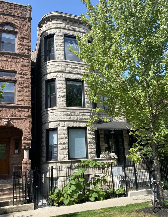 1328 N Maplewood Ave, Unit Garden in Chicago, IL - Building Photo