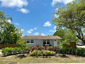 1236 Rosemary Ln, Unit C in Naples, FL - Building Photo - Building Photo