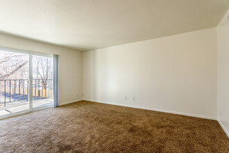 Belmar Groves Apartments in Lakewood, CO - Building Photo - Interior Photo