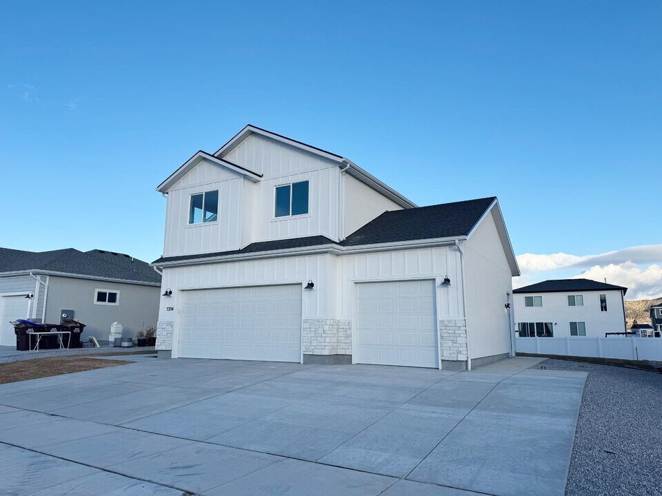 5354 Orville St in Eagle Mountain, UT - Building Photo