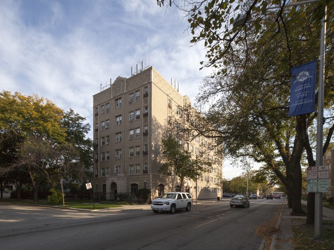 Crestwood Apartments in Chicago, IL - Building Photo - Building Photo