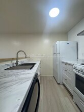 5438 Holland St in Oakland, CA - Building Photo - Building Photo