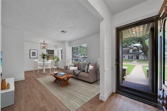 9411 Roos Rd in Houston, TX - Building Photo - Building Photo