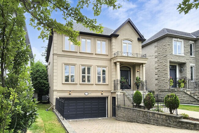 567 Melrose Ave in Toronto, ON - Building Photo - Building Photo