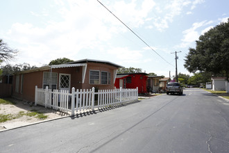 North Rome Trailer Park in Tampa, FL - Building Photo - Building Photo