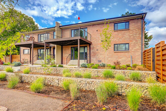 Courtyard at Sloans Lake in Lakewood, CO - Foto de edificio - Building Photo