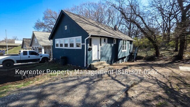 2923 Jackson Ave in Kansas City, MO - Building Photo - Building Photo