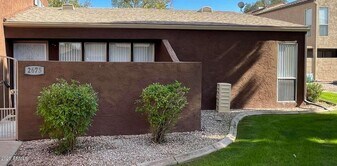 2675 E Silk Oak Dr in Tempe, AZ - Building Photo