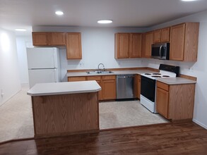 2571 NW Cedar Ave in Redmond, OR - Building Photo - Building Photo
