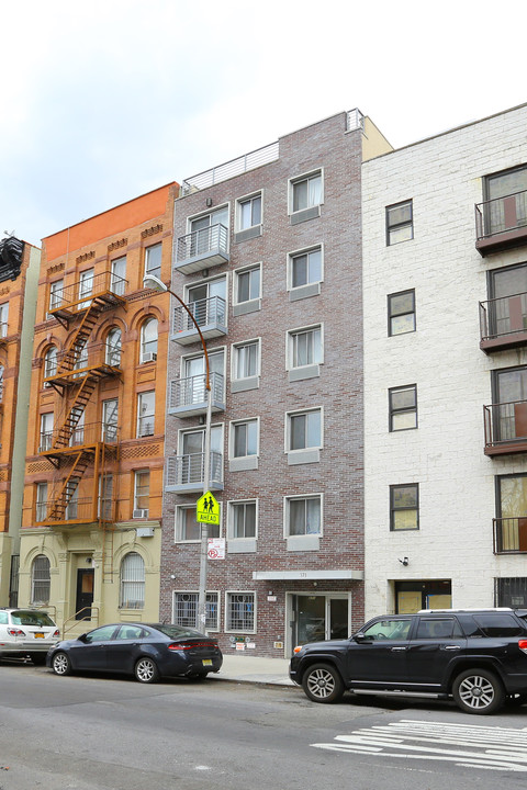 371 W 126th St in New York, NY - Building Photo