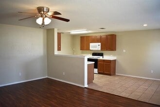 1421 Queens Brook Ln in Fort Worth, TX - Building Photo - Building Photo