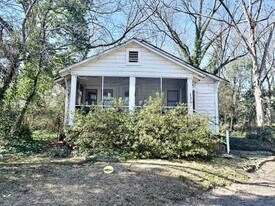 136 Easy St in Athens, GA - Building Photo