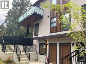 2240 Brookmount Ave in Coquitlam, BC - Building Photo