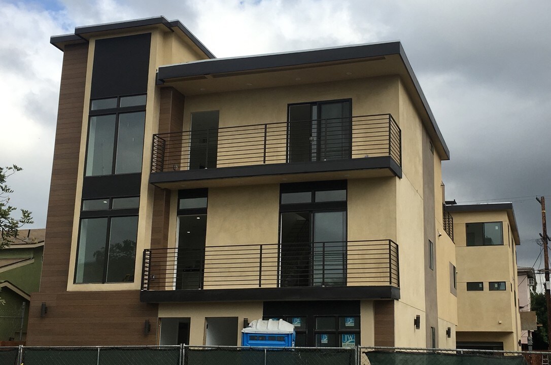 6007 Barton Ave in Los Angeles, CA - Foto de edificio