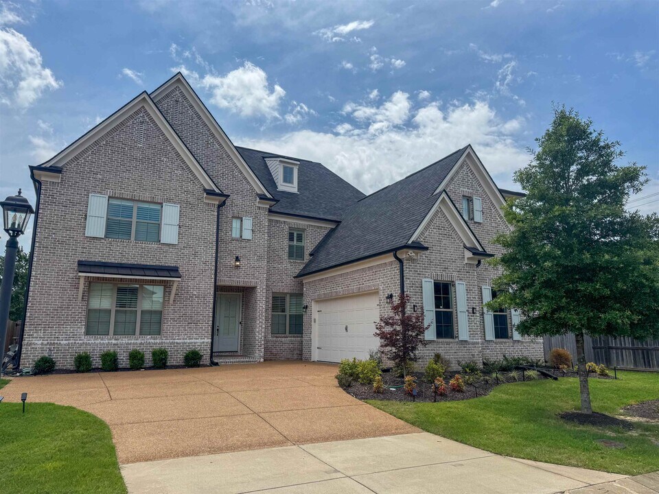 669 Covington Walk Ln N in Collierville, TN - Building Photo