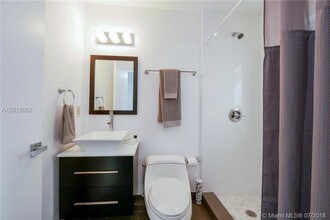 1955 Alamanda Dr in North Miami, FL - Building Photo - Building Photo