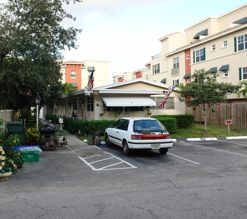 1019 NE 17th Ter in Fort Lauderdale, FL - Building Photo