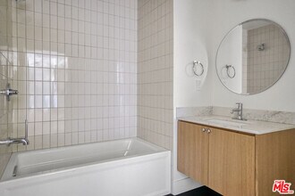 1822 Overland Ave in Los Angeles, CA - Building Photo - Building Photo