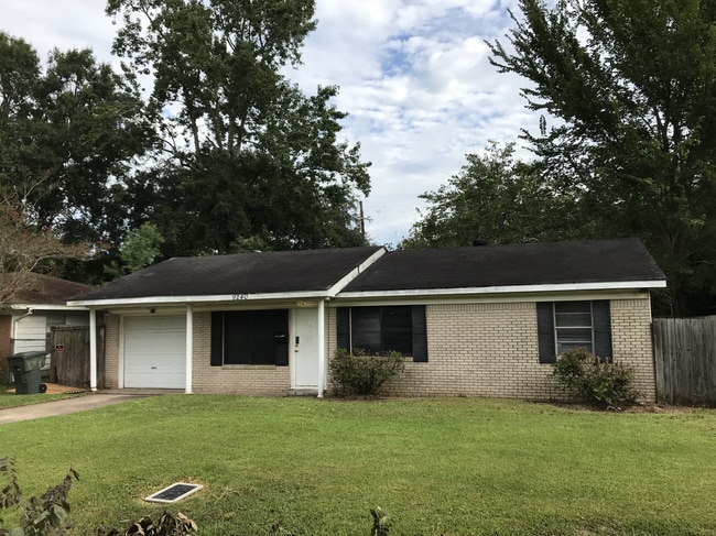 9240 McLean St in Beaumont, TX - Building Photo - Building Photo