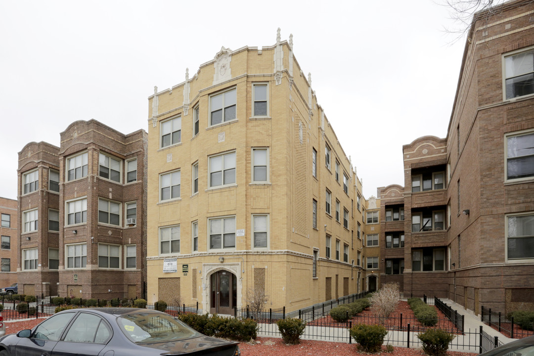 3650 W Douglas Blvd in Chicago, IL - Foto de edificio