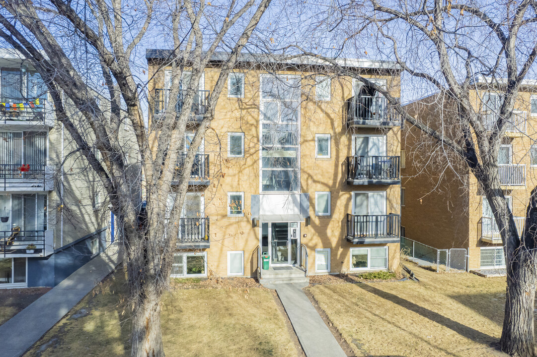 310 21st Ave SW in Calgary, AB - Building Photo