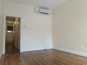 2747 Maryland Ave, Unit 2 in Baltimore, MD - Building Photo - Building Photo
