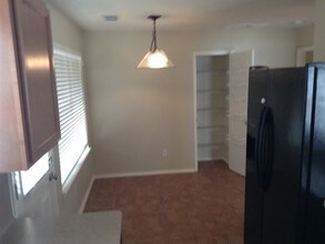 7211 Autumn Day Ct in Magnolia, TX - Foto de edificio - Building Photo