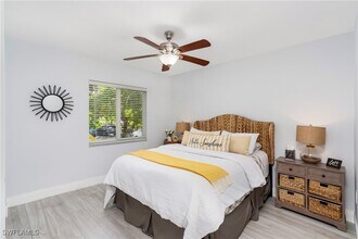 3001 Sandpiper Bay Cir in Naples, FL - Foto de edificio - Building Photo