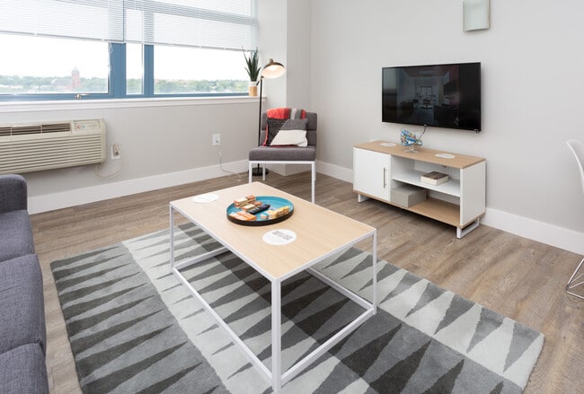 SoCam290 in New Brunswick, NJ - Building Photo - Interior Photo